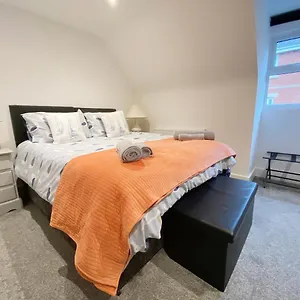 new-2-bedroom-flat-close-to-the-beach.bournemouth-hotels.org/